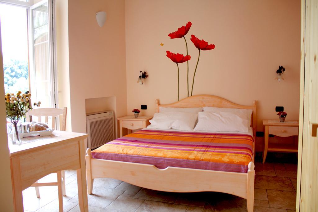 Chez Chantal Bed and Breakfast Meta Habitación foto