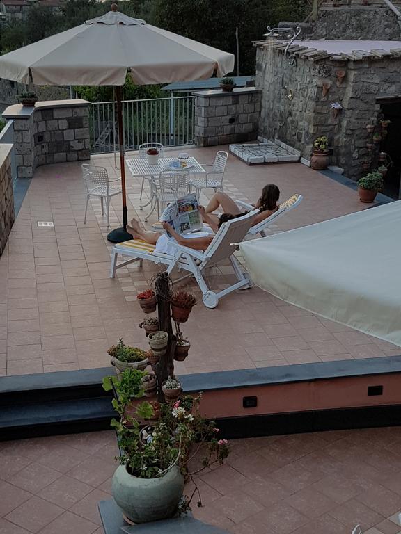 Chez Chantal Bed and Breakfast Meta Exterior foto